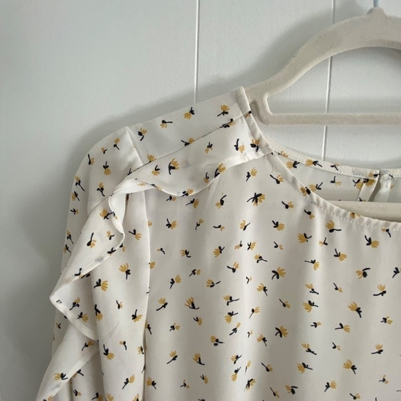 Loft outlet lightweight long sleeve floral print ruffle sleeve blouse size MP - Picture 3 of 9